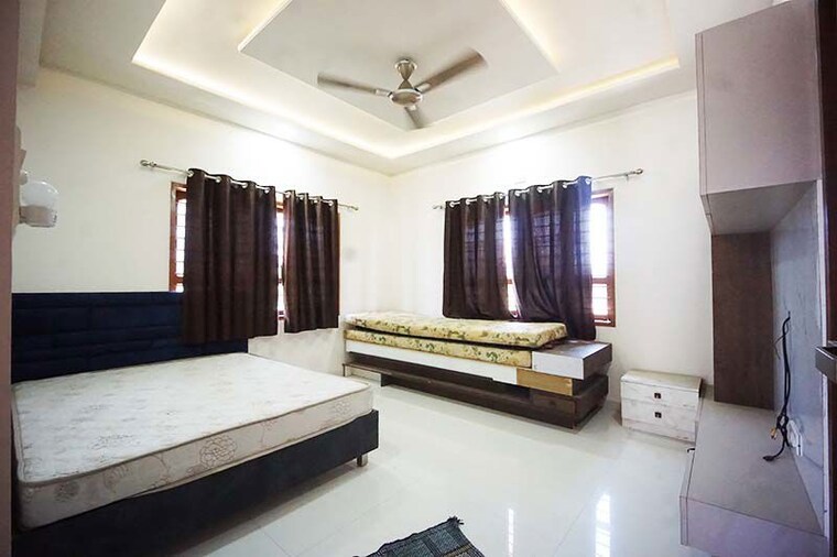 Living Room, ellisbridge 4 Bedroom 257 Sq.Yd. Independent House In Ellisbridge Ahmedabad 10501743