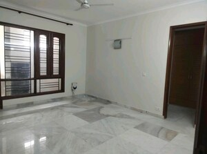 Room in 3 BHK Apartment at Urja Towers, Sector 47 – for Sale