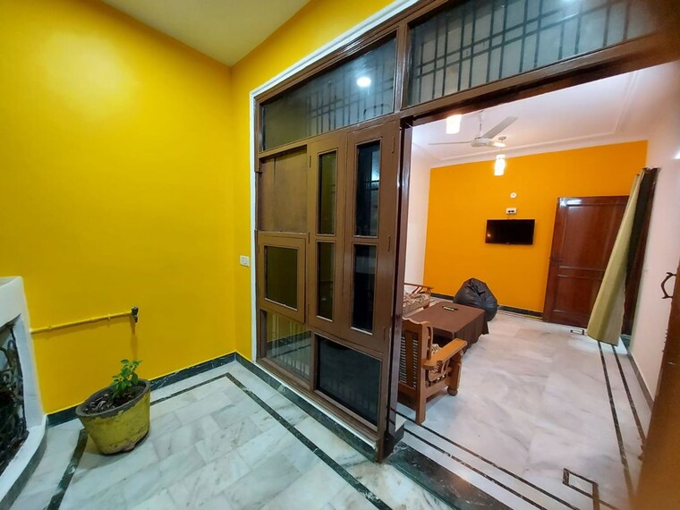 Living Room, spring field colony 3.5 Bedroom 140 Sq.Ft. Builder Floor In Spring Field Colony Faridabad 10501772