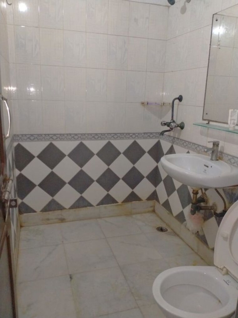 Bathroom, dwarka 2 Bedroom 1210 Sq.Ft. Apartment In Dwarka Delhi 10501792
