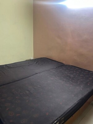 Room in 1 BHK Apartment at Rwa Jalvayu Vihar Noida, Sector 25 – for Rent