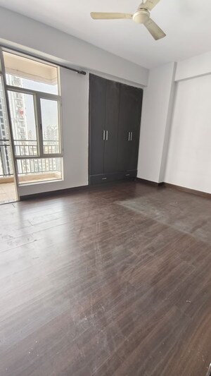 Room in 2 BHK Apartment at Prateek Grand City, Siddharth Vihar – for Rent