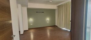 Room in 3 BHK Apartment at M3M Golf Estate, Sector 65 – for Rent