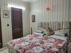 Bedroom in 2 BHK Apartment at Arjun Nagar – for Rent
