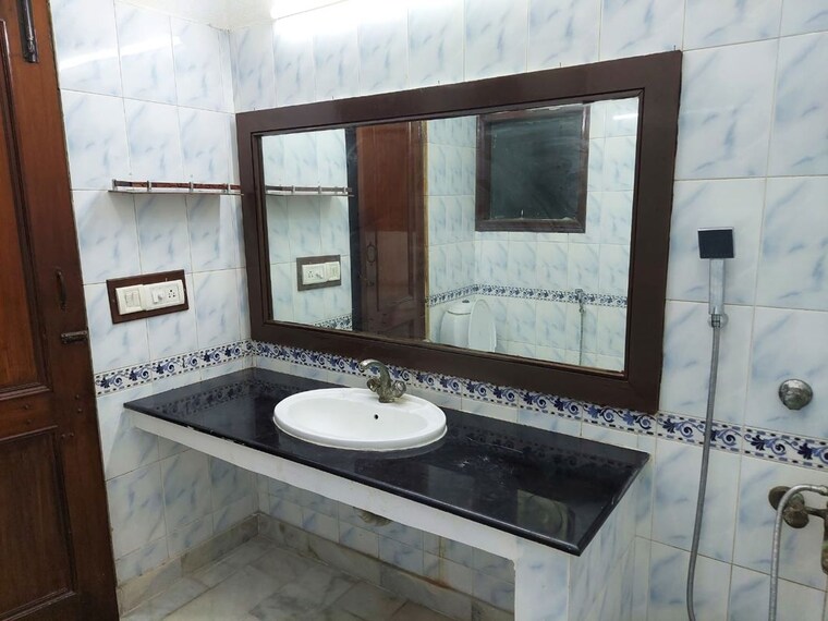 Kitchen, spring field colony 3 Bedroom 125 Sq.Ft. Builder Floor In Spring Field Colony Faridabad 10501876