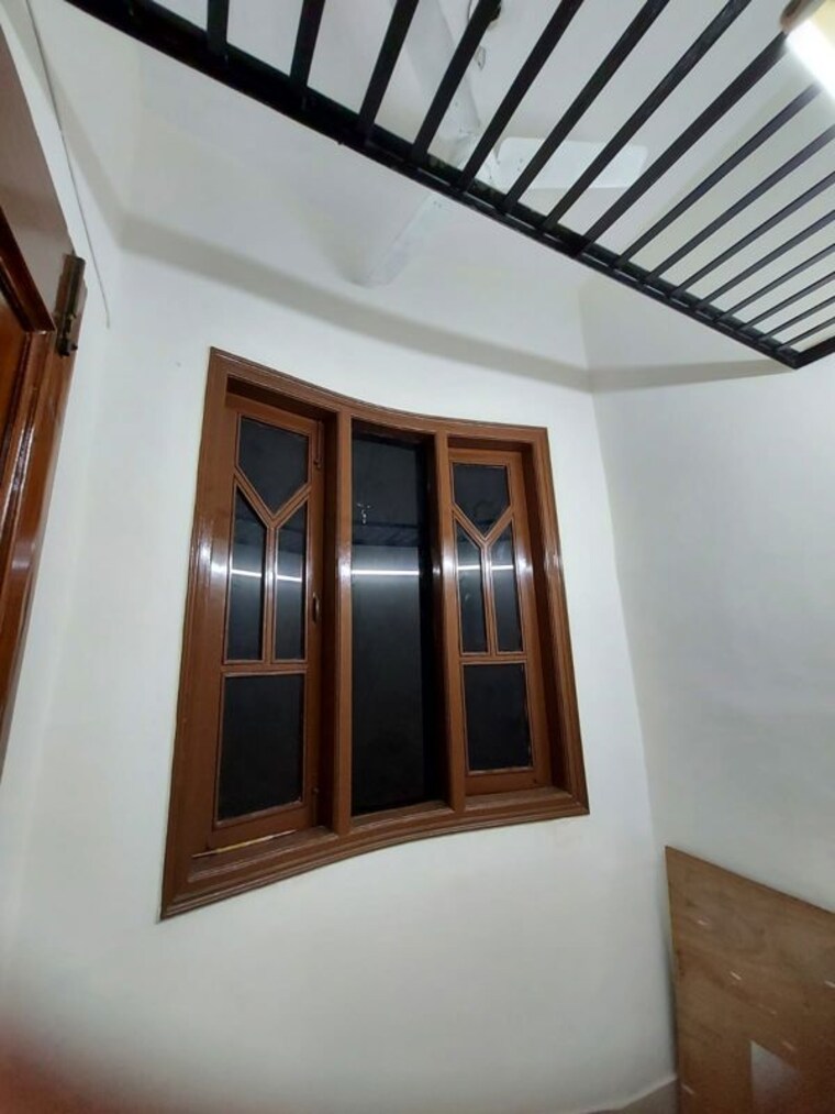 Room, spring field colony 3 Bedroom 125 Sq.Ft. Builder Floor In Spring Field Colony Faridabad 10501876