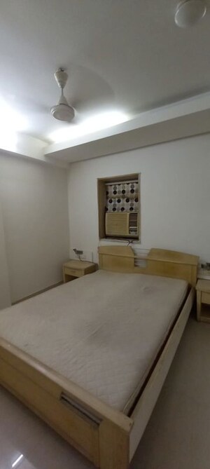 Room in 2 BHK Apartment at Ambawadi – for Rent