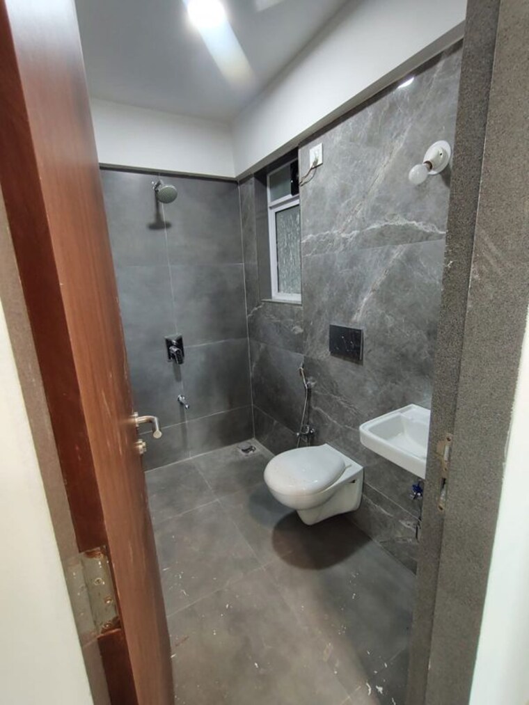 Bathroom, newyork-ranbir-heights 1 Bedroom 500 Sq.Ft. Apartment In Andheri East Mumbai 10501896
