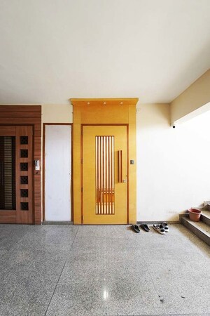 Room in 3 BHK Apartment at Navrangpura – for Sale