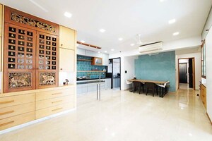 Parking in 3 BHK Apartment at Navrangpura – for Sale