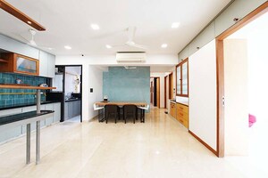 Room in 3 BHK Apartment at Navrangpura – for Sale