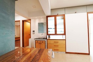Room in 3 BHK Apartment at Navrangpura – for Sale