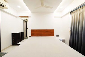 Room in 3 BHK Apartment at Navrangpura – for Sale