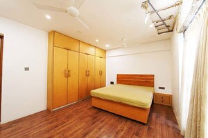 Room in 3 BHK Apartment at Navrangpura – for Sale