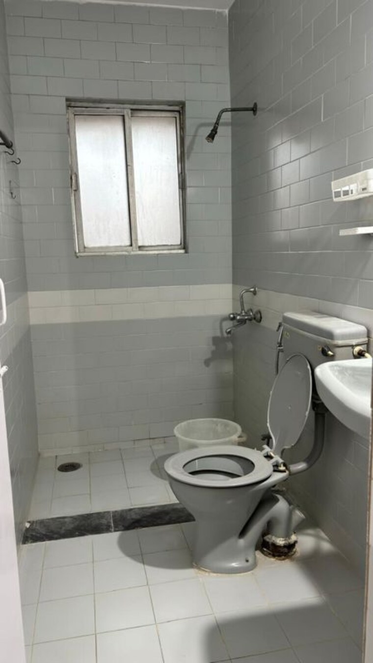 Bathroom, kolte-patil-green-acre 2 Bedroom 1000 Sq.Ft. Apartment In Salunkhe Vihar Society Pune 10501907