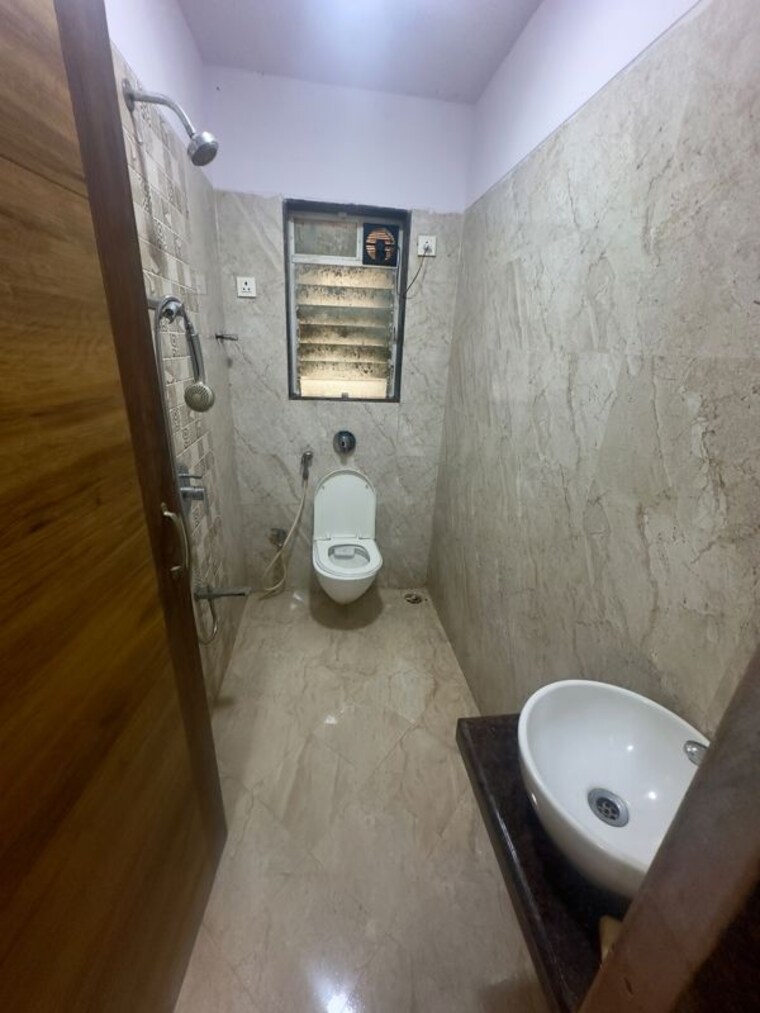 Bathroom, ameya-apartment-chembur 2 Bedroom 700 Sq.Ft. Apartment In Chembur Mumbai 10500503