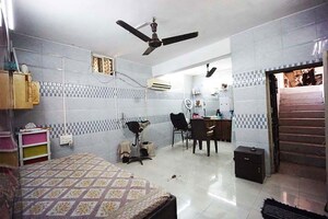 Team Area in 3 BHK Apartment at Isanpur – for Sale