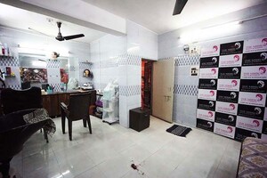 Team Area in 3 BHK Apartment at Isanpur – for Sale