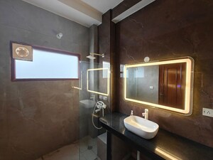 Living Room in 2.5 BHK Builder Floor at RWA Apartments Sector 40, Sector 40 – for Rent