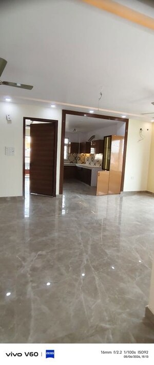 2.5 BHK Builder Floor For Rent in Krishna Apartment Noida, Sector 49