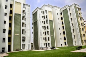 2 BHK Apartment For Rent in Vip Road