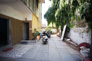 Parking in 3 BHK Independent House at Satellite – for Sale