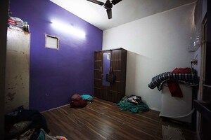 Room in 3 BHK Independent House at Satellite – for Sale