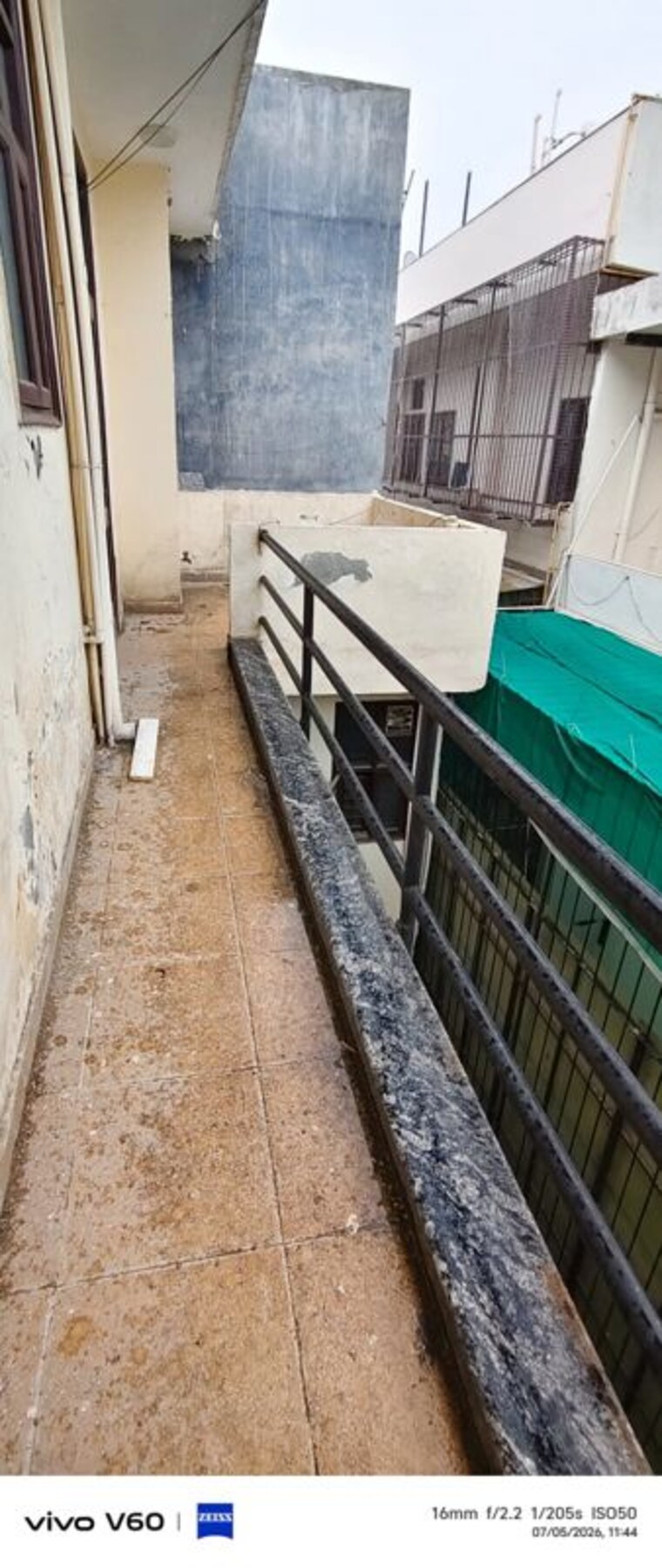 Balcony, rwa-apartments-sector-50 3.5 Bedroom 960 Sq.Ft. Builder Floor In Sector 50 Noida 10501981