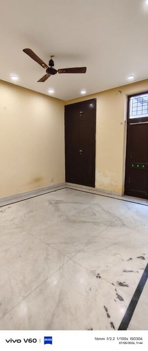 Room in 3.5 BHK Builder Floor at RWA Apartments Sector 50, Sector 50 – for Rent