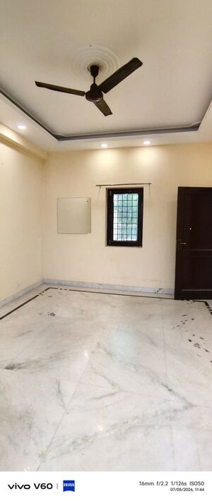 Room in 3.5 BHK Builder Floor at RWA Apartments Sector 50, Sector 50 – for Rent