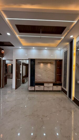 Room in 3 BHK Independent House at ABS La Canela, Sector 22 – for Rent