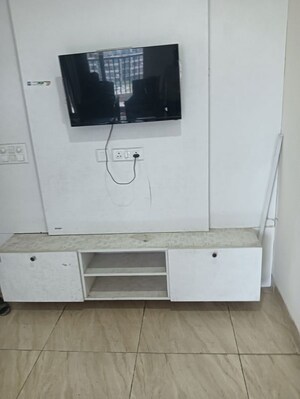Furnished Amenities in 4 BHK Apartment at Gaur Yamuna City 16th Park View, Gaur Yamuna City – for Rent