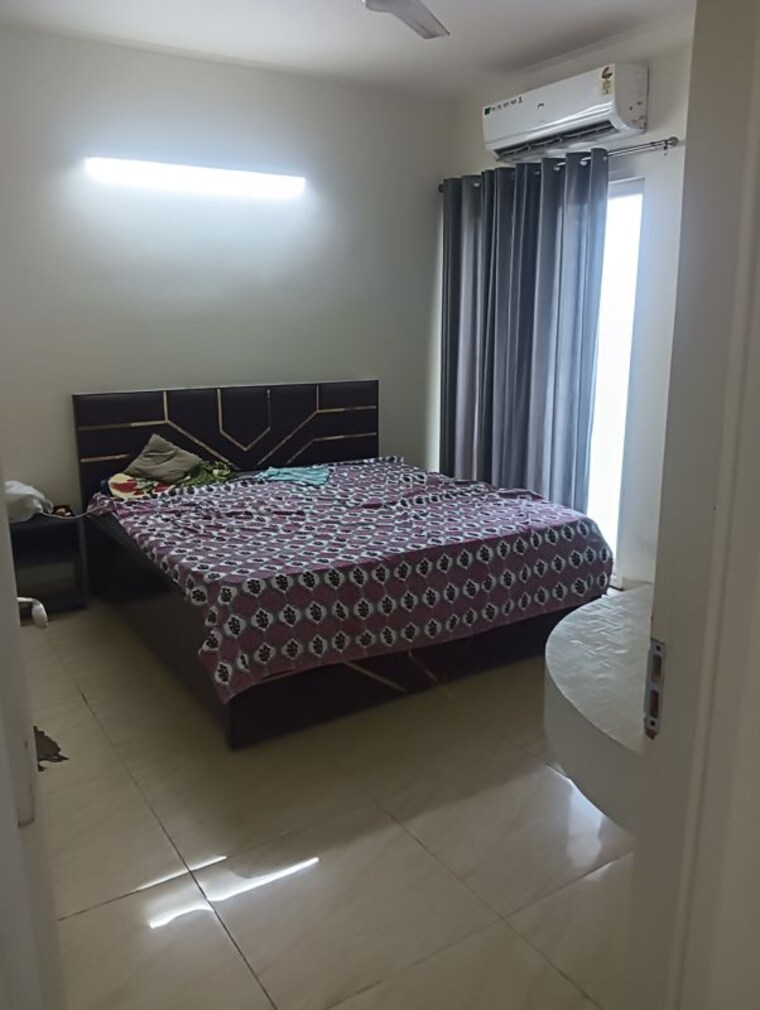 Bedroom, gaur-yamuna-city-16th-park-view 4 Bedroom 1950 Sq.Ft. Apartment In Gaur Yamuna City Greater Noida 10502001