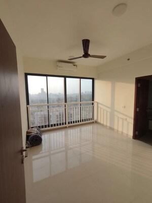 Room in 2 BHK Apartment at Dynamix Divum, Malad East – for Rent