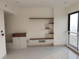 Room in 2 BHK Apartment at Dynamix Divum, Malad East – for Rent