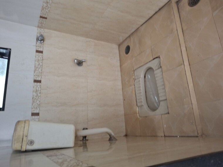 Bathroom, kopar khairane 1 RK 350 Sq.Ft. Apartment In Kopar Khairane Navi Mumbai 10502050