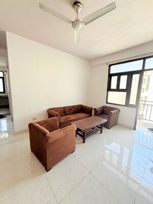 Living Room in 1 BHK Apartment at Sainik Farm – for Rent