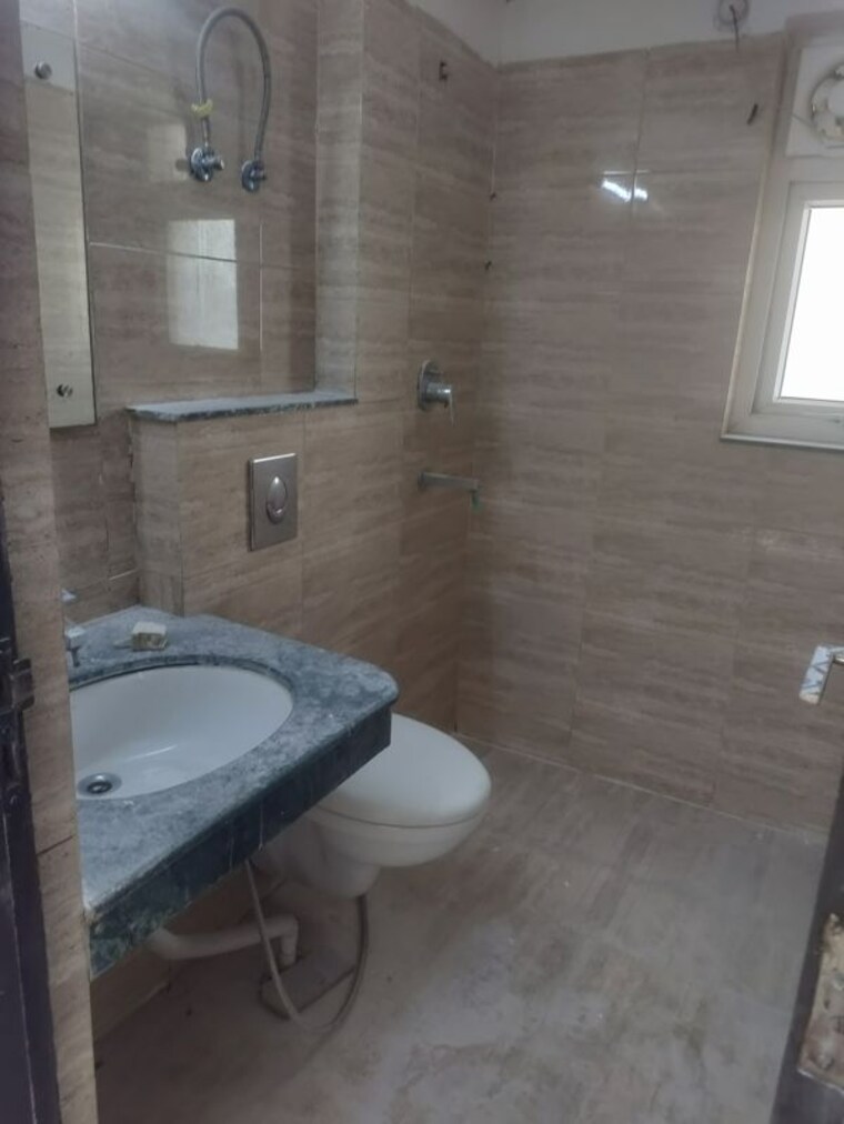 Bathroom, bptp-the-resort 3 Bedroom 1805 Sq.Ft. Apartment In Sector 75 Faridabad 10502039