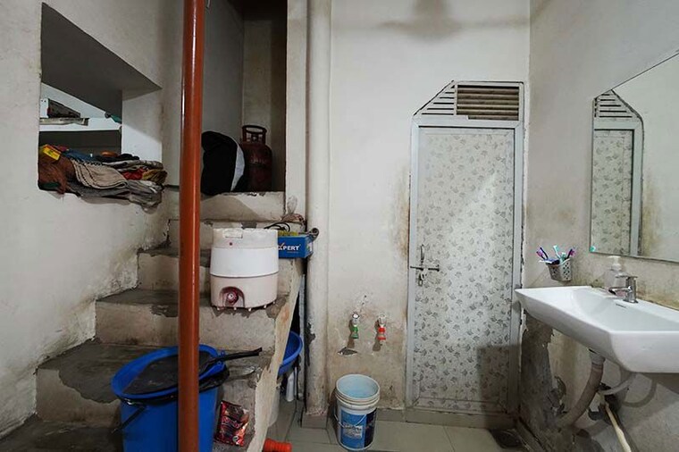Bathroom, ghatlodia 5 Bedroom 55 Sq.Yd. Independent House In Ghatlodia Ahmedabad 10502084