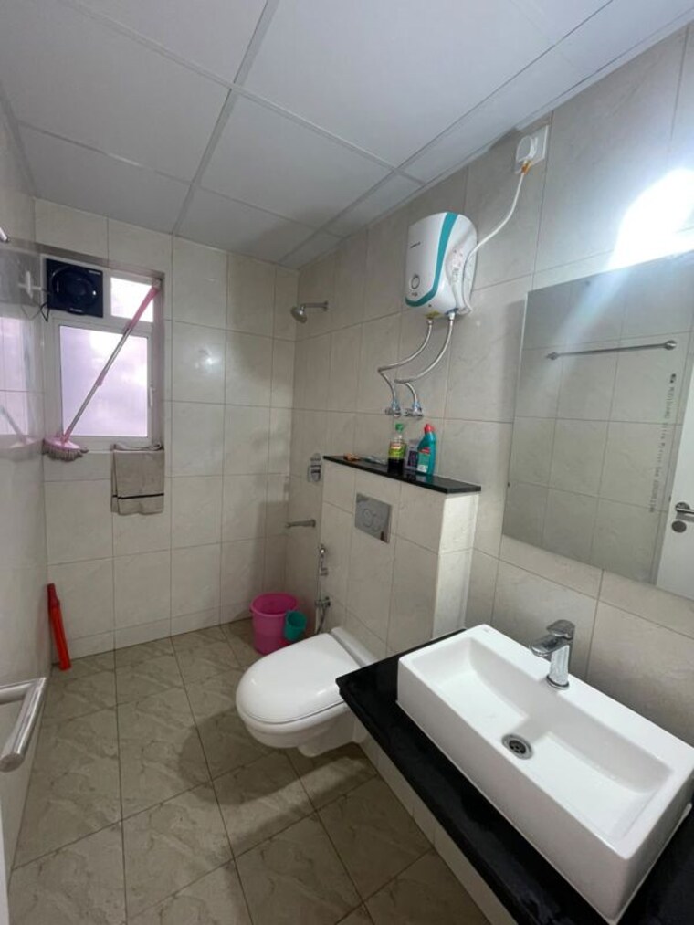 Bathroom, bhojwani-skyscraper 2.5 Bedroom 970 Sq.Ft. Apartment In Tathawade Pune 10502088