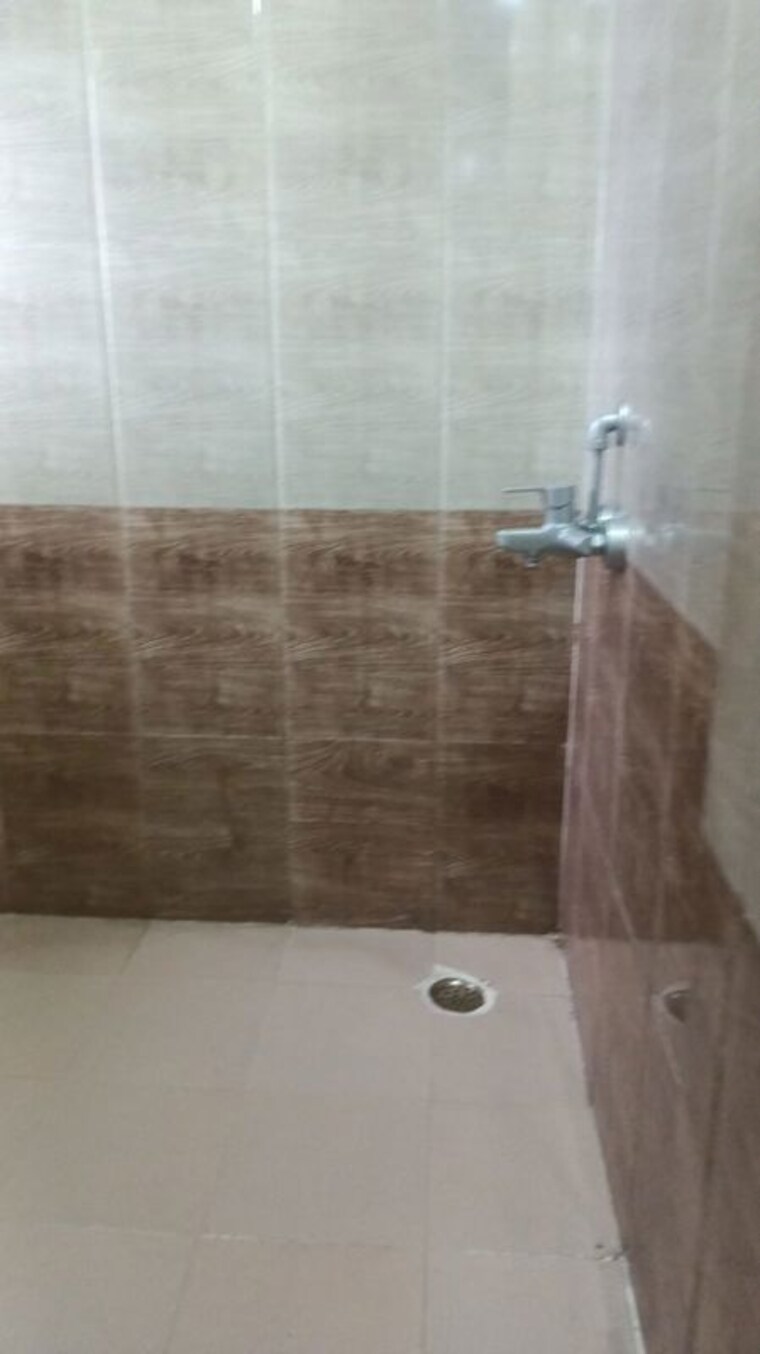 Bathroom, nimbus-the-hyde-park 3 Bedroom 1550 Sq.Ft. Apartment In Sector 78 Noida 10502131