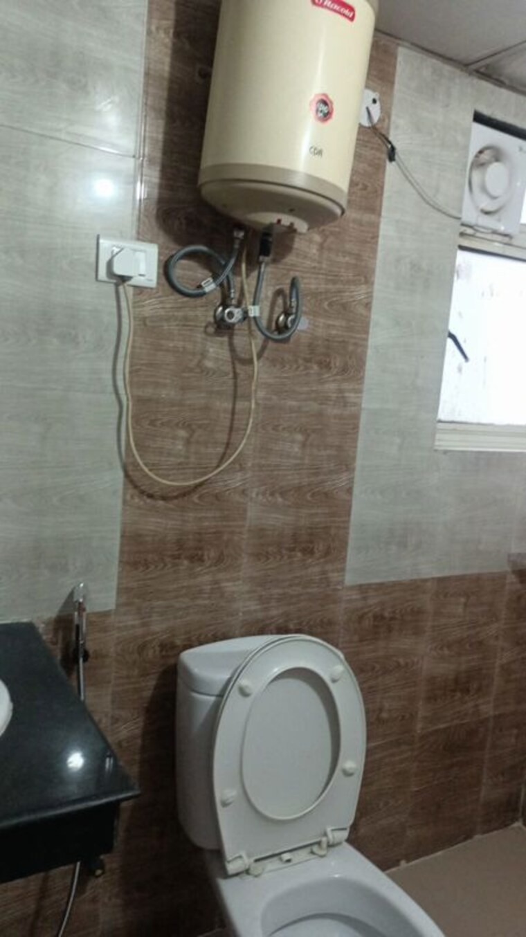 Bathroom, nimbus-the-hyde-park 3 Bedroom 1550 Sq.Ft. Apartment In Sector 78 Noida 10502131