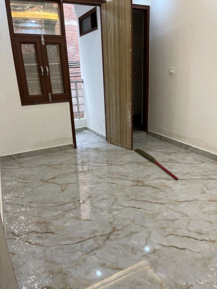 Room, sarfabad village 2 Bedroom 1050 Sq.Ft. Builder Floor In Sarfabad Village Noida 10501536