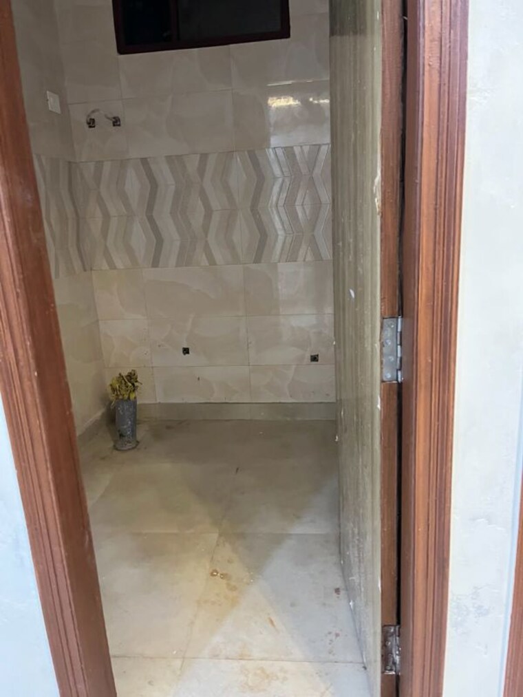 Bathroom, sarfabad village 2 Bedroom 1050 Sq.Ft. Builder Floor In Sarfabad Village Noida 10501536