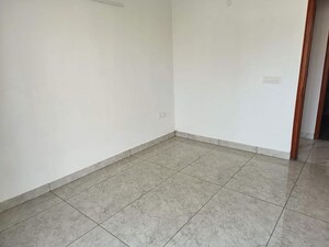 Room in 2 BHK Apartment at Divyansh Flora, Sector 16c Greater Noida – for Sale