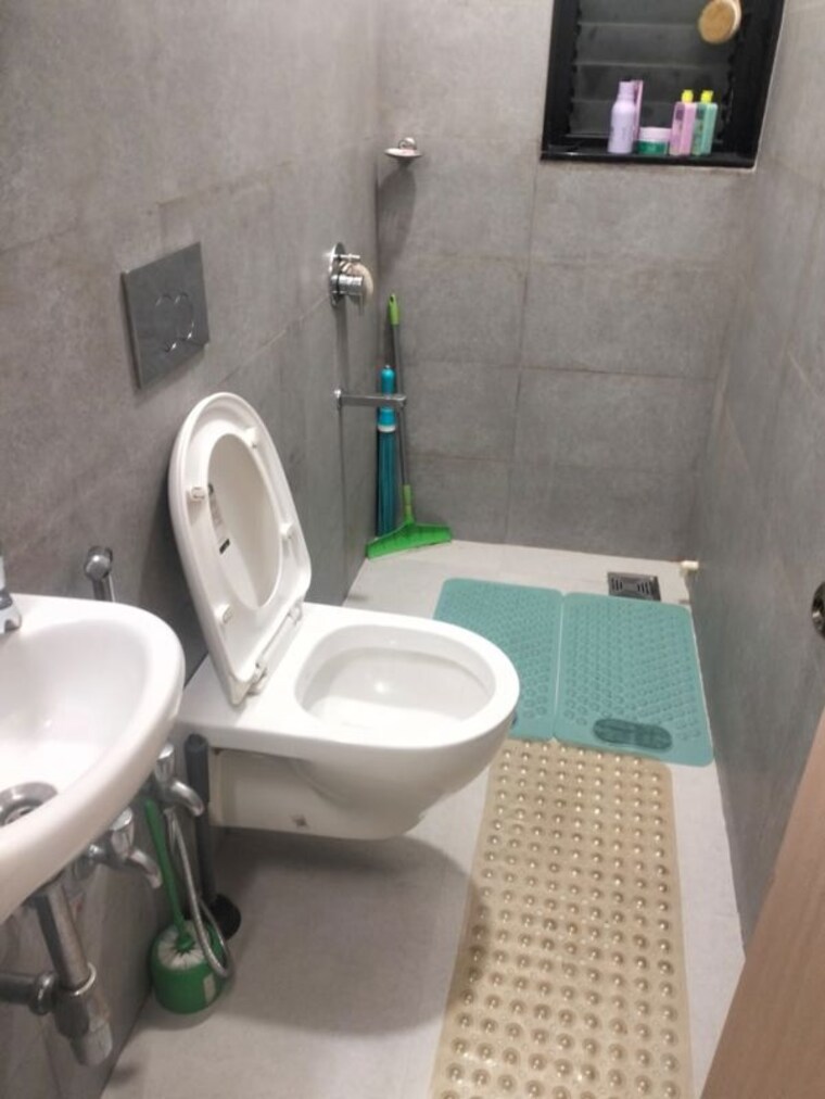 Bathroom, candy-castle 1 Bedroom 600 Sq.Ft. Apartment In Colaba Mumbai 10502159