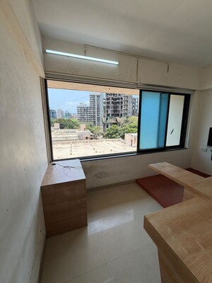Room in  Office Space at Agarwal B2B Center, Malad West – for Rent