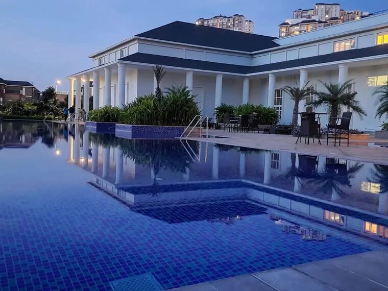 Swimming Pool, prestige-lakeside-habitat 3 Bedroom 1655 Sq.Ft. Apartment In Varthur Bangalore 10502177