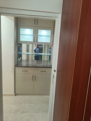 Room in 3 BHK Apartment at DLF The Skycourt, Sector 86 – for Rent
