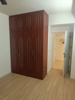 Bedroom in 3 BHK Apartment at DLF The Skycourt, Sector 86 – for Rent